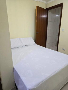 Edificio Hayannes - 1 Quarto - 1 Cozinha - 1 Banheiro - Garagem Coberta